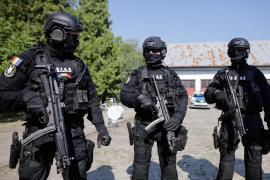 Mesajul Ministerului de Interne pentru români: "Să fiţi sănătoşi şi să NU ne vedem la anul". Urarea făcută de SRI: "Să aveţi un an ferit"