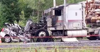 O fată a avut parte de o moarte cumplită, la o zi după ce şi-a luat permisul. A intrat frontal într-un TIR şi a rămas captivă în maşina cuprinsă de flăcări, în Canada