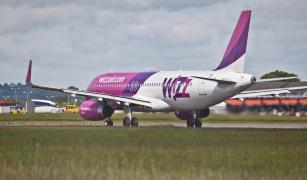 Aeronava Wizz Air, companie care a anunțat că închide baza de la Bacău