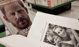 Peste 1,4 milioane de exemplare au fost cumpărate în ziua lansării