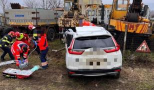 Un bărbat, încarcerat și inconștient, în urma unui accident, în Vrancea