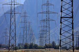 Planurile UE pentru reformarea pieței energiei: o pondere mai mare a surselor regenerabile și taxarea profiturilor excepționale