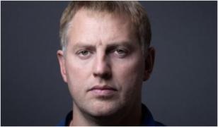 Tot mai mulţi oficiali ruși, inclusiv un fost ministru și agenți FSB, fug în Occident. Cine este "ghimpele în coasta lui Putin", care îi ajută în străinătate