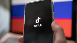Un băiat de 13 ani și-a transmis sfârșitul pe internet, după o provocare pe TikTok