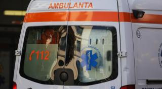 Două persoane, îngropate sub un mal de pământ, scoase de localnici