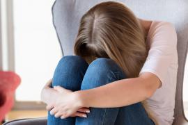 Unei adolescente de 14 ani cu probleme mintale i s-a refuzat avortul, după ce a fost violată de propriul unchi. Revoltă în Polonia