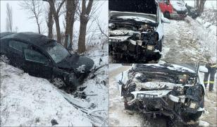 S-a urcat drogat la volan și a făcut prăpăd pe o șosea din Galați. Șoferul de 19 ani și alte două persoane, între care un copil de 2 ani, au ajuns la spital