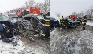 Doi oameni au ajuns la spital, în urma impactului