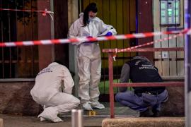 Un bătrân și-a sugrumat fratele paralizat, apoi s-a spânzurat. Au fost găsiți de al treilea frate într-un apartament din Ortona, în Italia