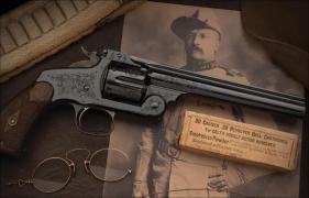 Arma fostului preşedinte american Theodore Roosevelt, vândută cu aproape un milion de dolari