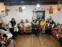 Poftiți pe la noi! Poftiți la târg. Iulia Albu, Oase, Eliza și Cosmin Natanticu îl însoțesc pe Nea Mărin la Negrești-Oaș, în  ultimele ediții din sezon