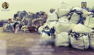 Percheziţii de amploare la mafia deşeurilor. Mascaţii au descins la zeci de adrese din Arad, Bihor, Hunedoara, Alba, Sibiu