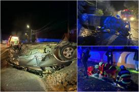 Tânăr de 22 de ani, inconştient după ce a intrat cu viteză într-un copac de pe marginea drumului, în Suceava. Maşina s-a răsturnat şi a luat foc