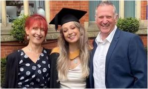 "O lovitură devastatoare". Diagnosticul crunt primit de o mamă din UK care îşi uitase propria fiică. Boala a măcinat-o 20 de ani, fără să ştie