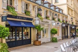 Ţara din Europa în care magazinele vor fi amendate dacă lasă becurile aprinse prea mult timp