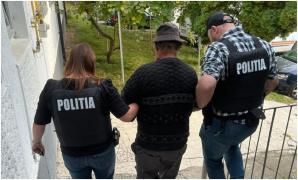 Un cioban a fost surprins de un consătean cum loveşte fără milă un câine de la stână. Bărbatul a ajuns în mâinile poliţiştilor