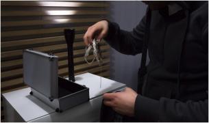 Un doljean de 22 de ani a furat dintr-o casă bijuterii de aur în valoare de 35.000 de lei. A fost prins la vama Nădlac, când încerca să fugă din ţară