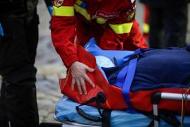 Descoperire sumbră în Vâlcea. Cadavrul unui bărbat a fost găsit pe un câmp, după ce un utilaj agricol l-a strivit până la moarte