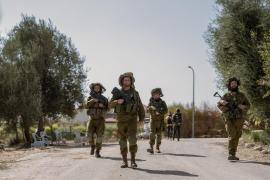 Mii de palestinieni din Gaza care lucrează în Israel au fost reţinuţi. Oamenii lucrau in Israel şi nu au fost prezentate motivele reţinerilor