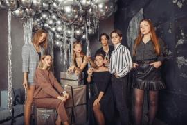 (P) Cum să strălucești la petrecerea organizată la job? Idei uimitoare de ținute