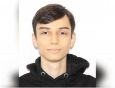 Un tânăr de 18 ani a dispărut de acasă de peste 2 săptămâni. Alexandru ar fi plecat la munte şi nu s-a mai întors în Bucureşti