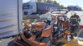 Șofer român de TIR, implicat într-un accident înfiorător în Germania. Un tânăr a murit pe loc, după ce a intrat cu viteză sub camionul de 40 de tone