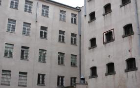 Un presupus pedofil nu a supraviețuit după gratii nici măcar o zi. Polonezul a fost găsit mort în centrul de detenție, la câteva ore după ce a fost arestat