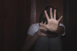 Coşmarul trăit de 9 tinere, dintre care o minoră, luni la rând. Erau angajate ca dansatoare şi apoi obligate să se prostitueze: 14 persoane, arestate