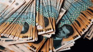 Schimbări majore la pensii: noua formulă de calcul şi cine sunt românii care vor ieşi mai târziu cu 3 ani la pensie. DOCUMENT