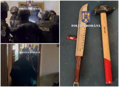 Un bărbat din Capitală, luat pe sus de mascaţi, după ce a crăpat cu o macetă scutul unui membru al brigăzii de intervenţie