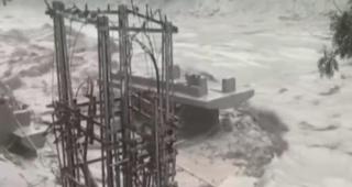 14 morţi şi peste 100 de oameni daţi dispăruţi, după ce malurile unui lac glaciar au cedat în urma ploilor torenţiale în India