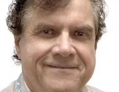 "Mi-a fost teamă că nu ni se va face niciodată dreptate". Un ginecolog acuzat de agresiuni sexuale de 700 de paciente a murit înainte de începerea procesului său în SUA