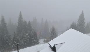 Aproape toată țara intră în câteva ore sub avertizare cod galben de vreme severă. Ninsori și viscol la munte, vânt puternic în rest