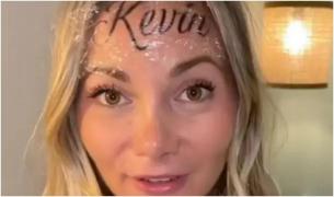 Tânăra care și-a uimit urmăritorii de pe TikTok, după ce și-a tatuat numele iubitului pe frunte, confesiune neașteptată