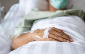 Patroana unui restaurantului şi-a otrăvit vecinul şi pe angajaţii lui cu ciocolată, după ce nu i-a putut înapoia o datorie. Brazilianca, arestată