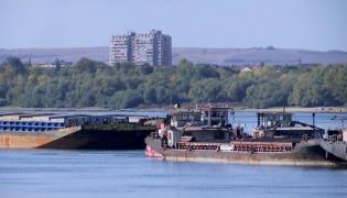 Bacurile nu mai traversează Dunărea între Brăila și Smârdan. Firma de transport a suspendat cursele din cauza pierderilor: "Gata. Ajunge! E podul acum"