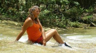 O bătrână din Italia, ucisă cu sânge rece în propriul dormitor. Poliţia a găsit-o într-o baltă de sânge, îmbrăcată doar în lenjerie intimă