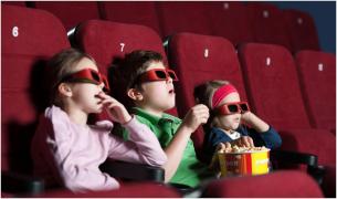 O profesoară din Iași şi-a dus elevii de clasa a 4-a la film, dar toţi au fost scoşi rapid din sală