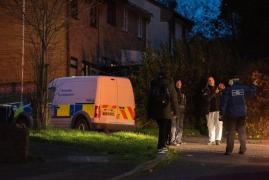 Femeie ucisă în chinuri, sub acelaşi acoperiş cu copiii ei îngroziţi. Un bărbat de 43 de ani, arestat pentru crima cumplită din UK