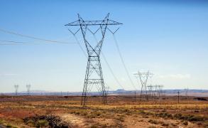 UE va prezenta un plan de 584 miliarde de euro pentru modernizarea reţelelor electrice, adaptate la energia verde