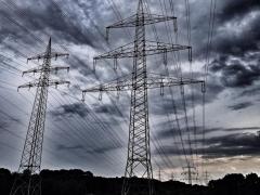 Tarifele de distribuţie a energiei electrice ar putea creşte de la 1 ianuarie 2024 cu 6%. Ce înseamnă asta pentru facturile românilor