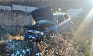 Patru tineri cu vârste cuprinse între 16 şi 19 ani au trecut pe lângă moarte, după ce s-au răsturnat cu mașina în Teleorman. Un tânăr de 19 ani era la volan