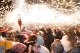 Foc de artificii lansat, din greşeală, spre mulţime. Nici bebeluşii din cărucioare nu au fost protejaţi: ce a păţit o mamă aflată cu fetiţa la evenimentul din UK