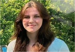 O elevă de 16 ani a mers la doctor cu dureri de cap şi a murit câteva zile mai târziu. A fost trimisă acasă cu paracetamol pentru răceală