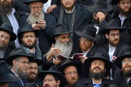 Un adolescent a atacat un rabin la o staţie de metrou din centrul Parisului. După ce i s-a adresat în arabă, băiatul l-a lovit cu putere