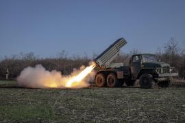 Armata rusă susţine că înaintează "pe toate direcţiile" în Ucraina. Kievul spune că provoacă pierderi importante ruşilor