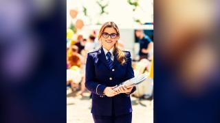 O poliţistă a salvat viaţa unei femei bătute în plină stradă de un bărbat, în Capitală. Un coleg aflat în timpul liber a sărit în ajutor