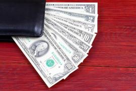 Leul românesc a câştigat, din nou, teren masiv în raport cu dolarul american