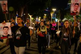 Sute de protestatari în Tel Aviv după ce trei ostatici au fost ucişi de soldaţi israelieni