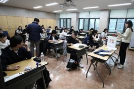 Despăgubirea cerută de un grup de studenți din Coreea de Sud, după ce examenul lor s-a încheiat cu 90 de secunde mai devreme decât trebuia